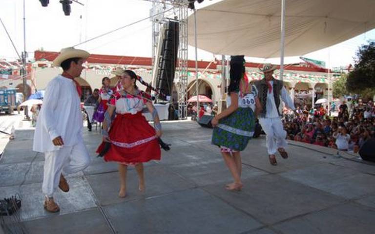 Participan 60 parejas calpulalpenses en concurso al son de música de  Huapango - El Sol de Tlaxcala | Noticias Locales, Policiacas, sobre México,  Tlaxcala y el Mundo